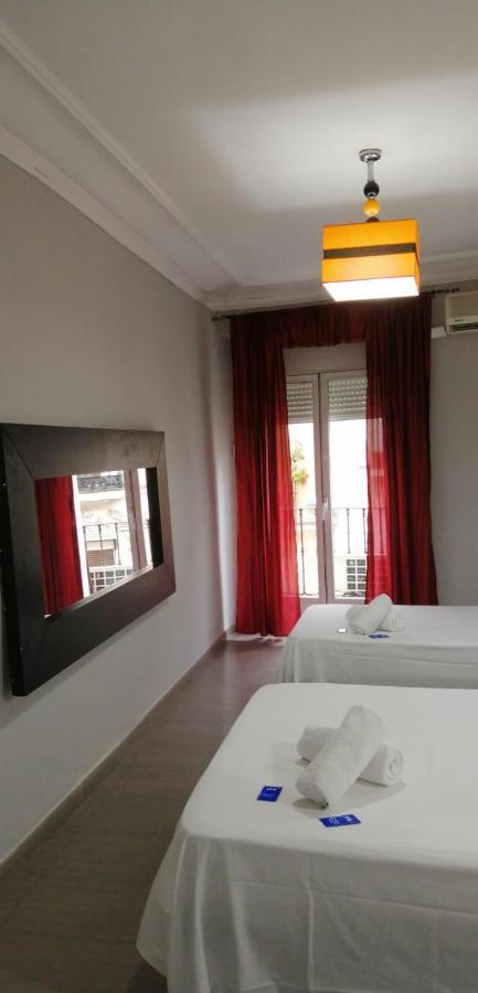 Hostal Oxum Madrid Bagian luar foto