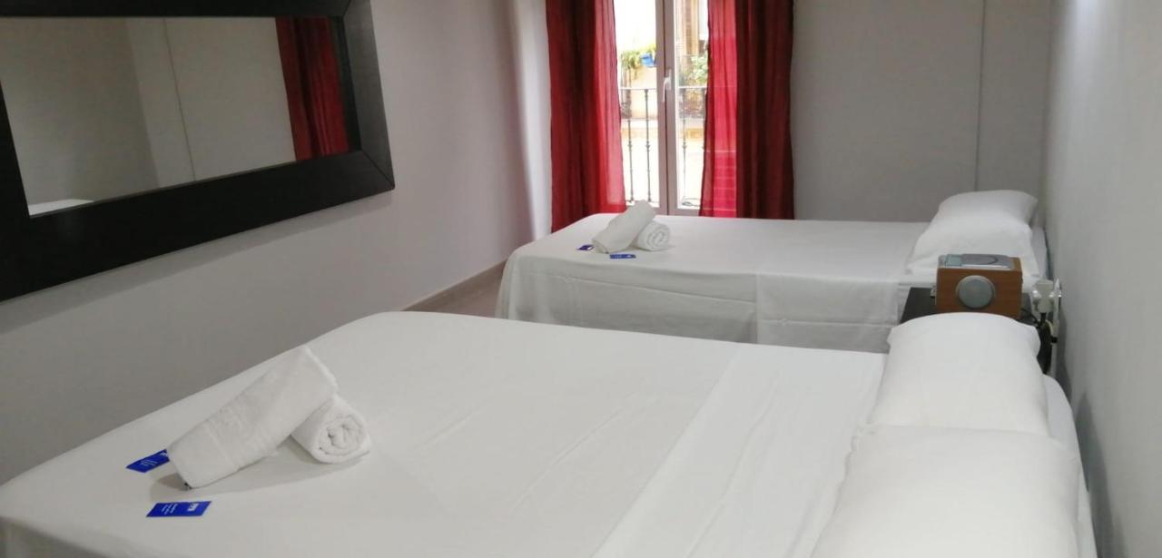 Hostal Oxum Madrid Bagian luar foto