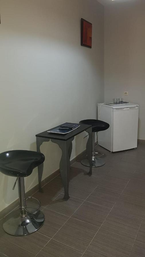 Hostal Oxum Madrid Bagian luar foto