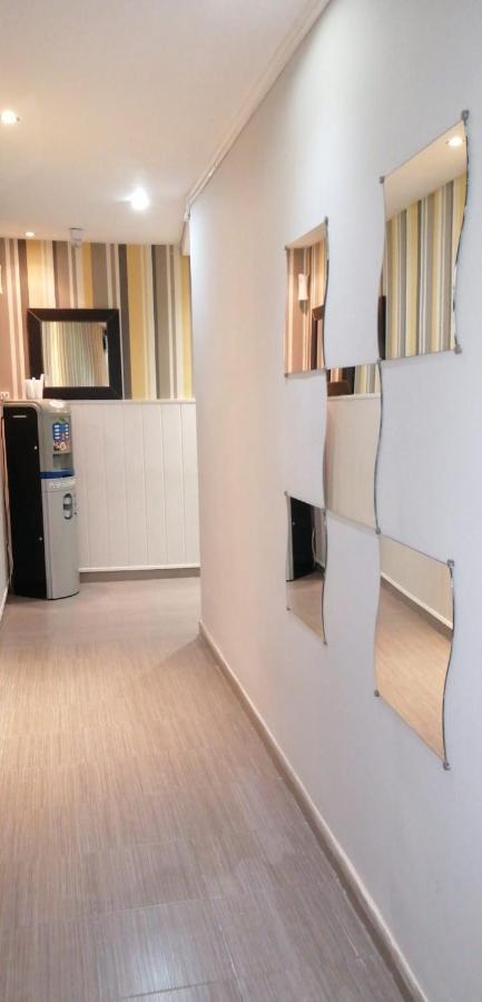 Hostal Oxum Madrid Bagian luar foto