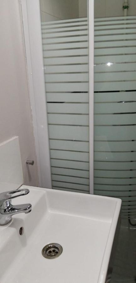 Hostal Oxum Madrid Bagian luar foto