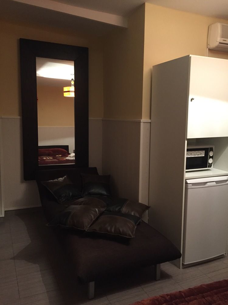 Hostal Oxum Madrid Bagian luar foto