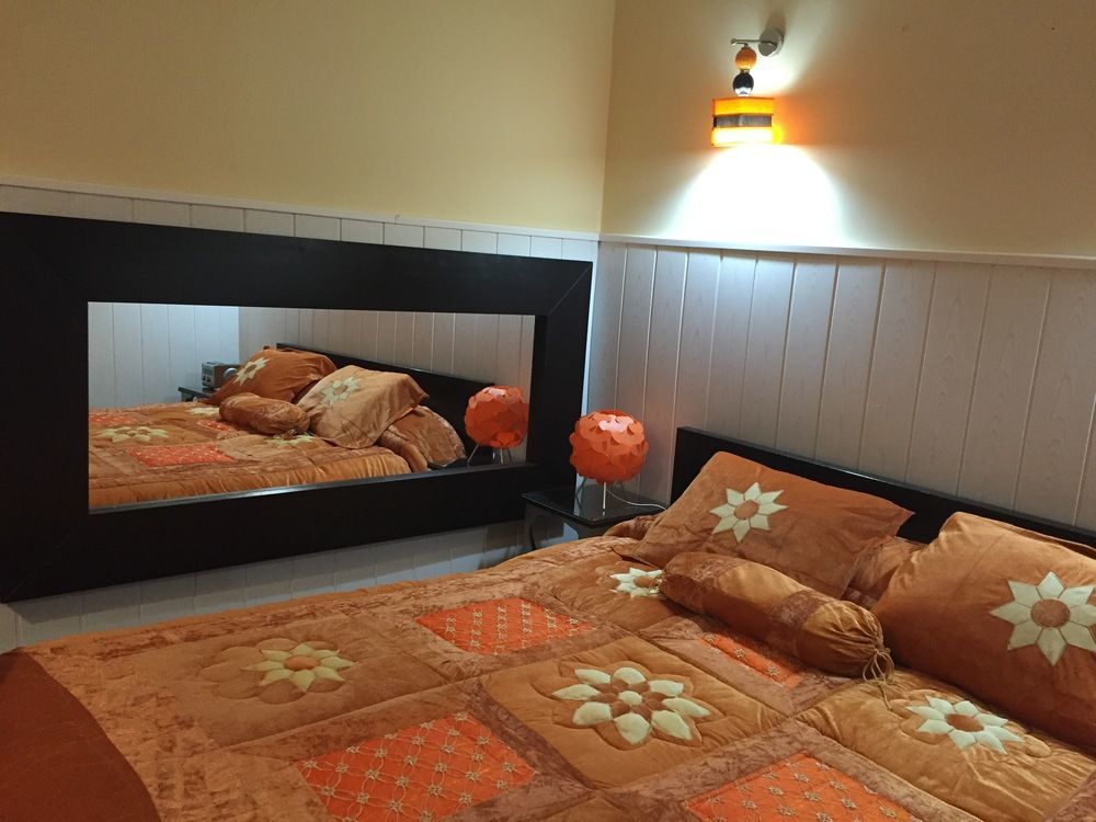 Hostal Oxum Madrid Bagian luar foto