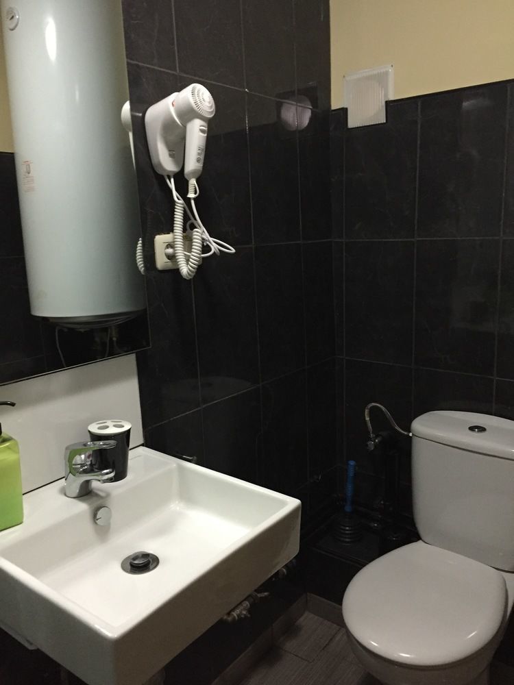 Hostal Oxum Madrid Bagian luar foto
