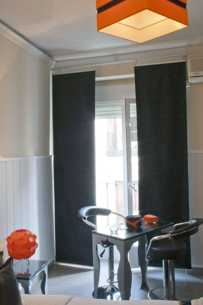 Hostal Oxum Madrid Bagian luar foto